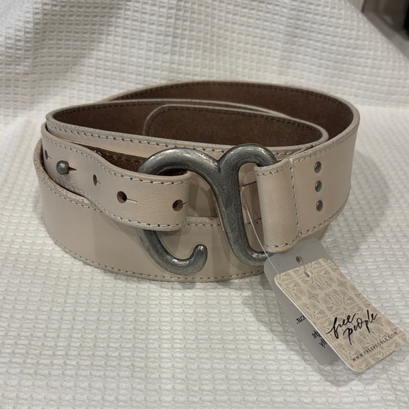 NWT Free People Cream Arlo Leather Hip Belt with Silver Buckle - Picture 1 of 11